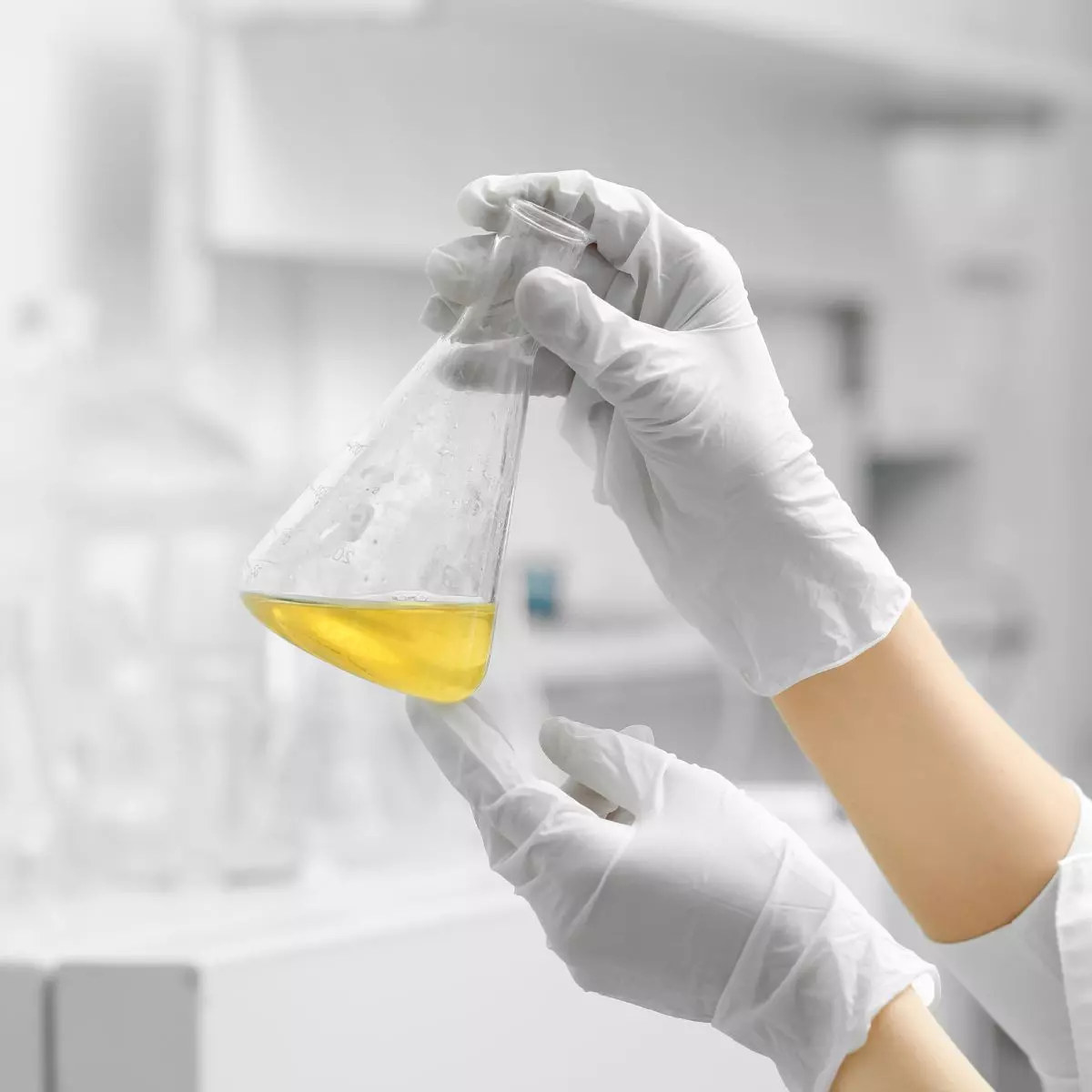 1. Pelarut Utama dalam Parfum