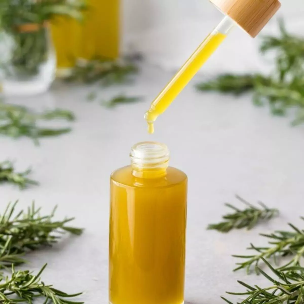 Tips Aman Menggunakan Rosemary Oil