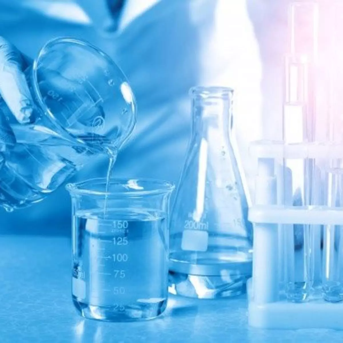 Solusi Supplier Bahan Kimia Industri yang Siap Mendukung Produksi Anda